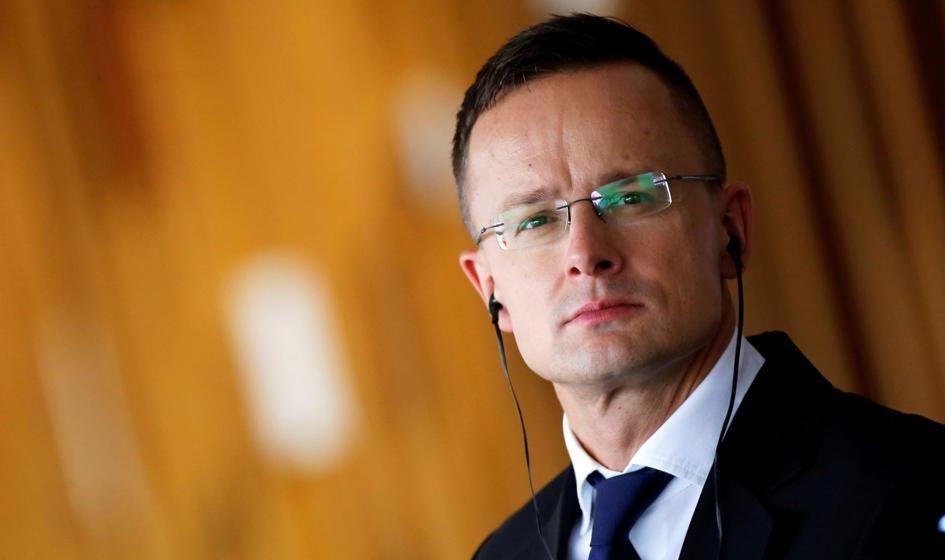 Szef MSZ Węgier w Moskwie. KE: przebywanie tam nie jest właściwym sygnałem