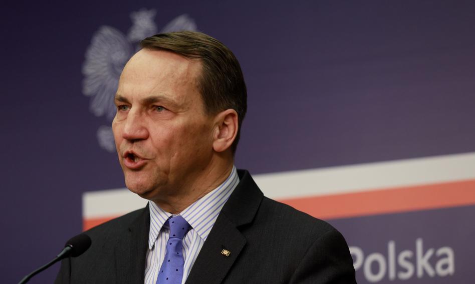 Rząd kontra Pałac. Tusk przypomina o konstytucji, Sikorski uderza w weto Nawrockiego