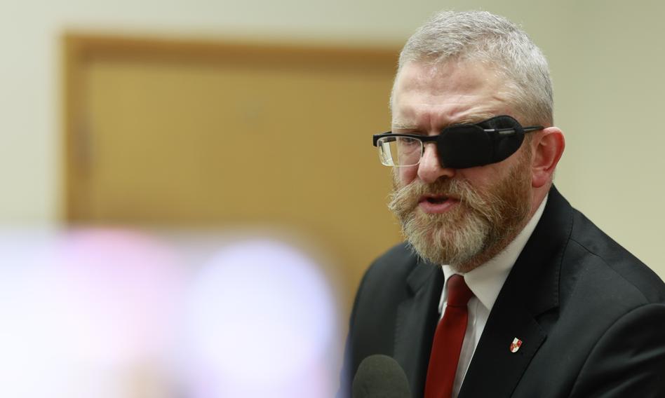 Polskę czeka rząd PiS-u i obu Konfederacji? Większość prawicowych wyborców, jest na tak